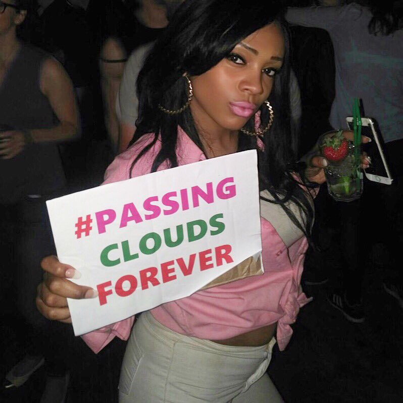 LareeceLondon_x's tweet image. #PassingCloudsForever