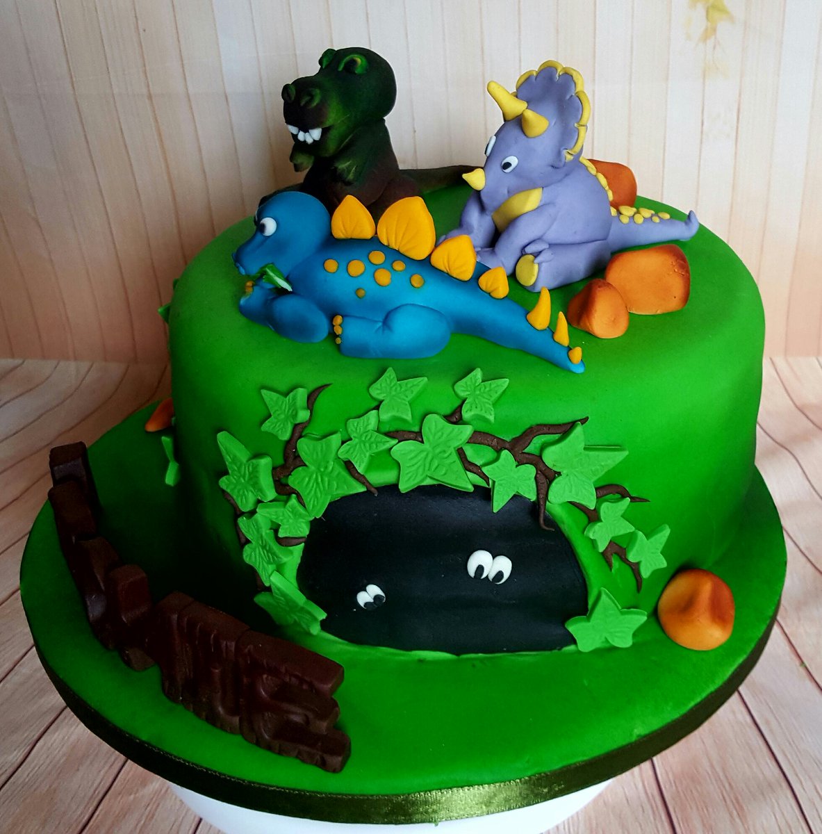 Jessicakes Loved Making This Dinosaur Cake Was So Much Fun To Make With Another One Coming Up Dinosaurcake Cake