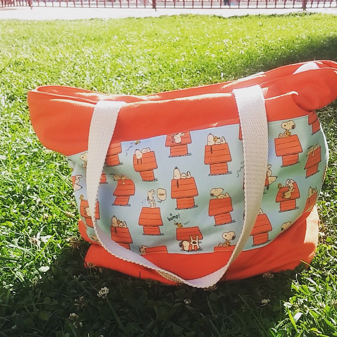 elgatomizifu's tweet photo. #gentemajamizifu que ya ha estrenado su #totebag
Gracias @palomahmm ! Eres remaja 😉
#bolso #bolsoplayero #snoopy https://t.co/xYplEAY3Ye