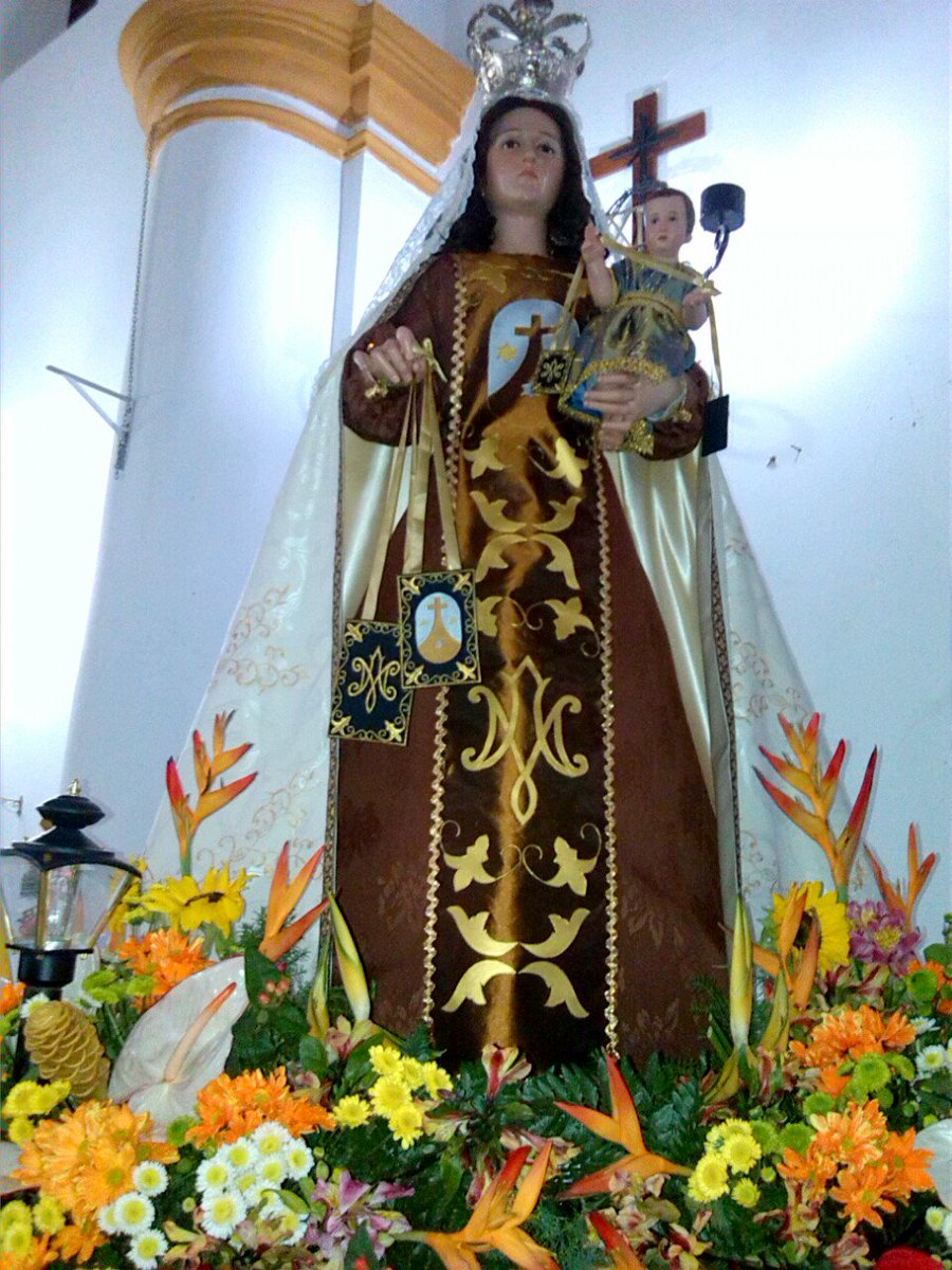 Jonatan Morales в Twitter: „Hoy ofrendamos unos arreglos florales para la  Virgen del Carmen, conmemorando su día. https://t.co/kbqZdtagp3“ / Twitter