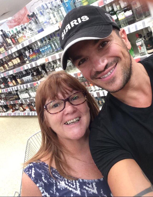 AJEPerformance's tweet image. My epic mother with @MrPeterAndre #shoppers #summerbbqfest  🍾🍷