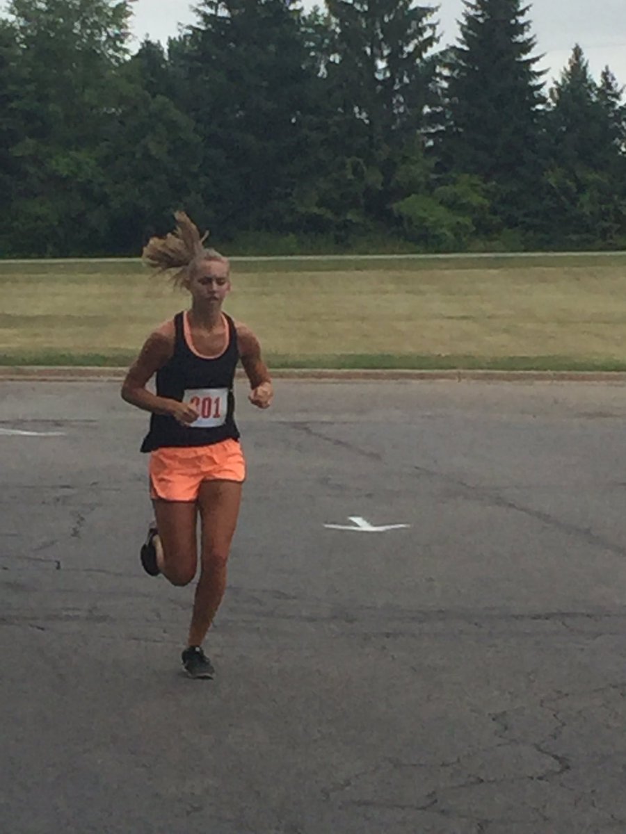 thought1fund's tweet photo. @noelnagy finishing #RoseRun 5K strong!!! https://t.co/4AF3Afs4cm