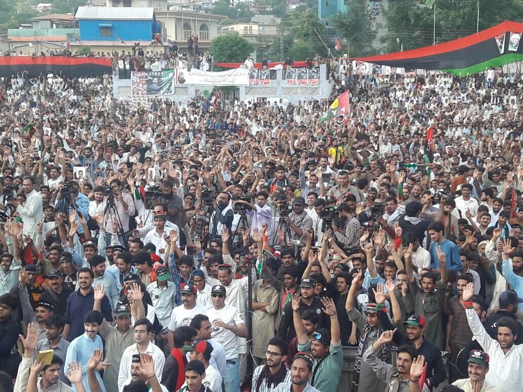 MAfzaalPPP's tweet photo. مخالفین آنکھیں کھول کر دیکھ لیں

یه هے پیپلزپارٹی جس کے خاتمه کے تم سپنے دیکھا کرتے تھے

#KashmirKaBetaBilawal https://t.co/36IUIo4DbP