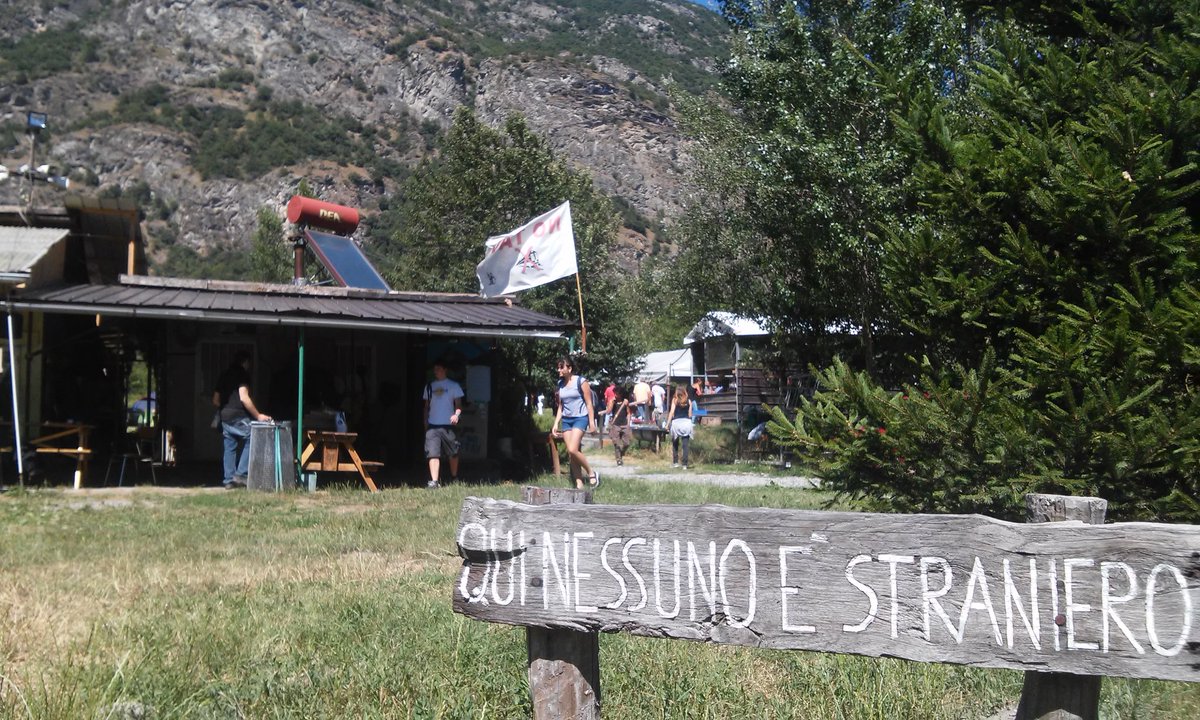 #venaus #valsusa sta per iniziare l'assemblea "Incontriamoci in Val di Susa" #notav verso l'autunno di lotte