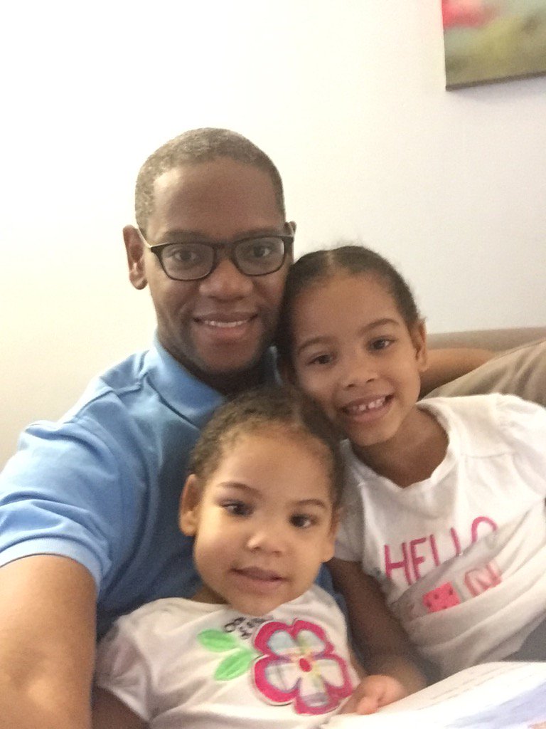 LitheroCo's tweet photo. Saturday is NOT a good day to write code! Hanging out with these two #startupdad https://t.co/vsnWReBgut