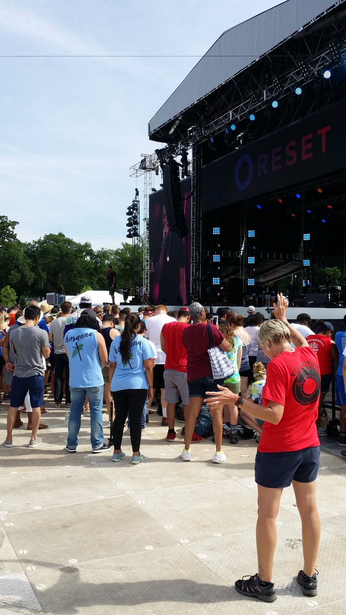 HCPezine's tweet photo. HCP Ezine live @National Mall reporting on Together 2016. Thousands of Christians gather for prayer and worship. https://t.co/QERnNnYSgb