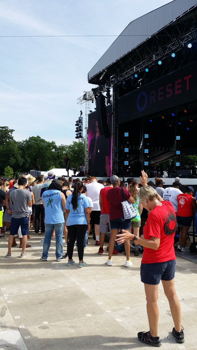 HCPezine's tweet photo. HCP Ezine live @National Mall reporting on Together 2016. Thousands of Christians gather for prayer and worship. https://t.co/QERnNnYSgb