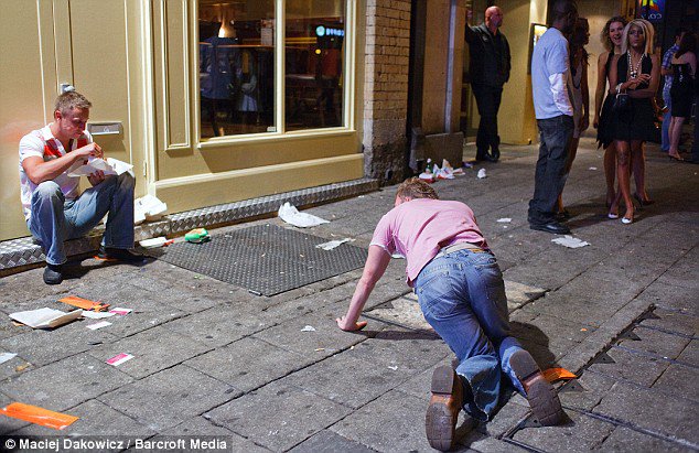 Big_Star_Party's tweet image. 'Ok, i'll come out for one' #drunksaturdays