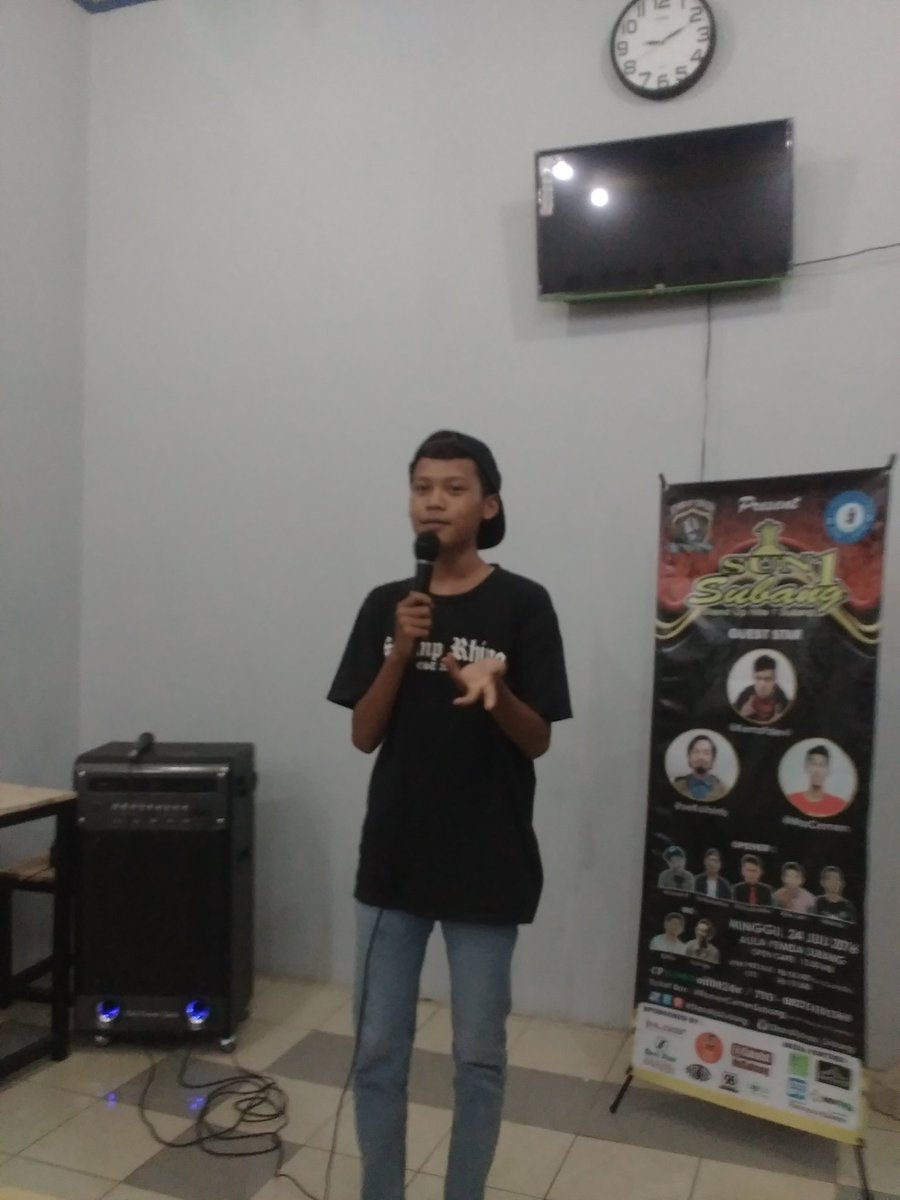 Standupindo_SBG's tweet photo. Comic keempat, ada Novan Akbar @novanfadillah__ #OpenMicLagi #OpenMicSBG https://t.co/PCVqfVcFVc
