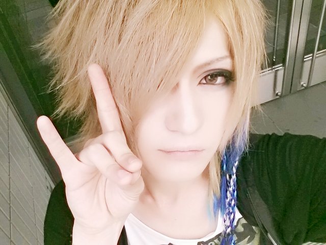 ramen_shoto's tweet photo. 横浜ニューサイドビーチおつ☆
結局水は余裕で半分以上残してやったぜ。笑
デスモン良いじゃん?て思ってくれた子は是非7/31の新宿FNVワンマン来てほっし(゚∀゚)
https://t.co/cz101rHHhZ
#sw0716 https://t.co/28bmOnI1Es