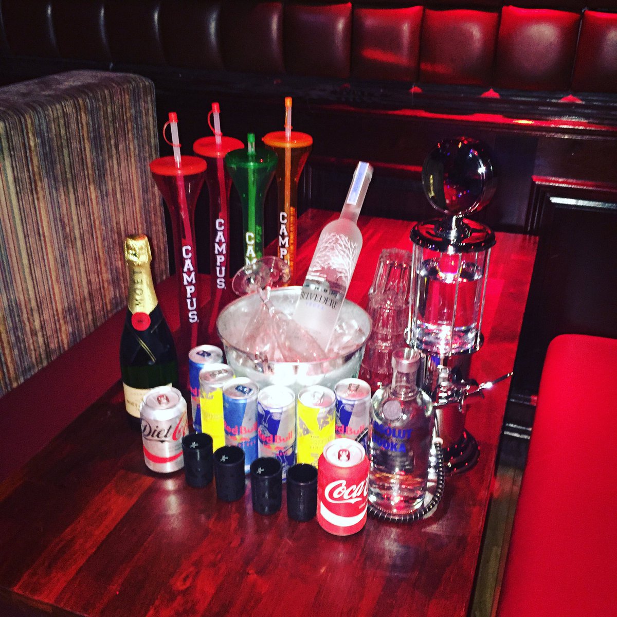 campusglasgow's tweet photo. Book a booth for free! 
#booth #glasgow #bookings #vip #bottleservice #nomeasures #tipsybartender #gaspump https://t.co/ikkoD84lMB