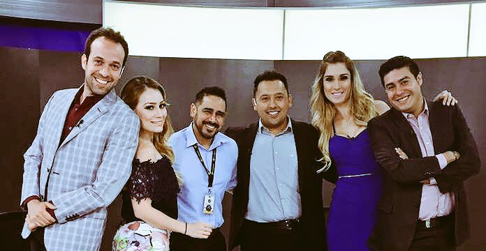 VivoCam's tweet photo. Ya por comenzar #VivocamEspectaculos con @Melii_Gzz  @alberto_santos @Jorge_Portillo @UrielitoReyna y @GabySantosG https://t.co/Vhm44Bg2gS