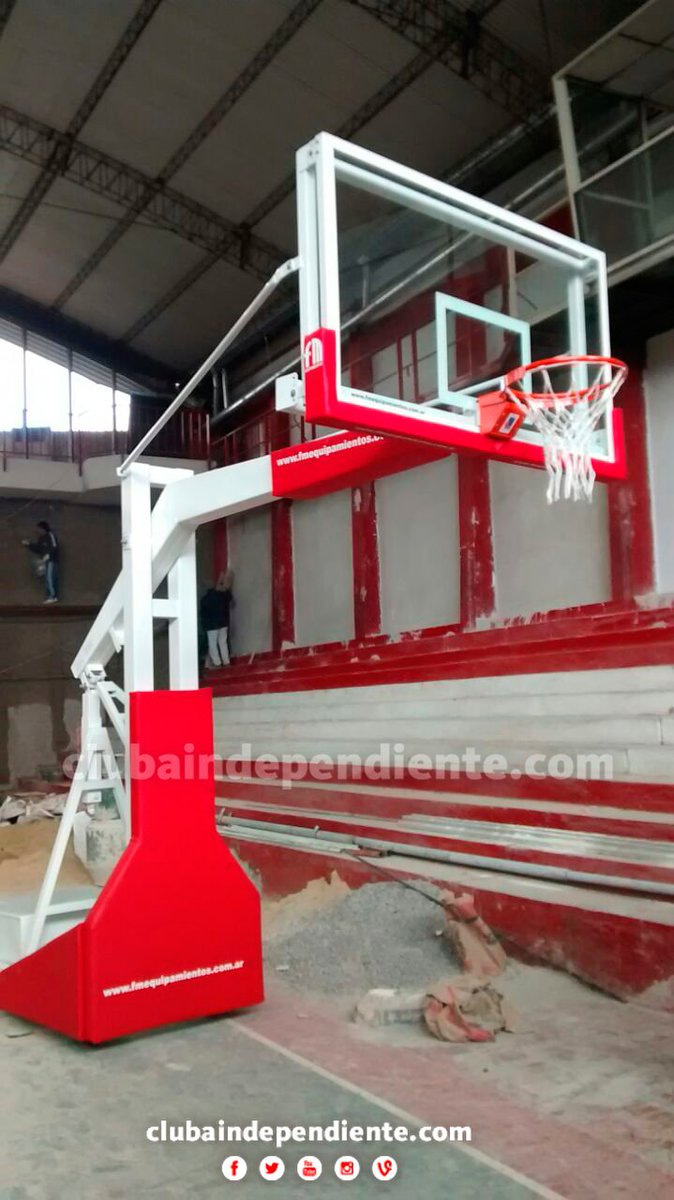 Gracias a la gestión de Hugo Moyano ya se instalaron las jirafas en el Gimnasio Bottaro de la Sede Mitre #BasquetCAI