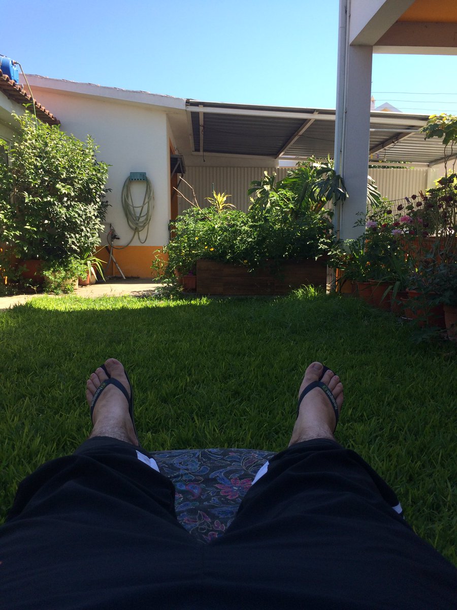 miniedou's tweet photo. C beau les vacances au soleil 😂😃 #Portugal #FernaoFerro https://t.co/4XTSvkc1q1