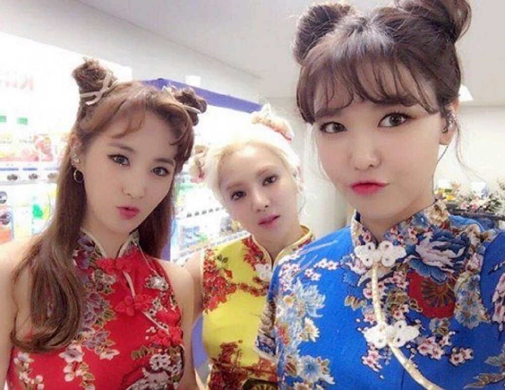 Dancingqueen_GG's tweet photo. Good night from S.H.Y 😜❤
#SmTownInOsaka https://t.co/DwwbudCHAK