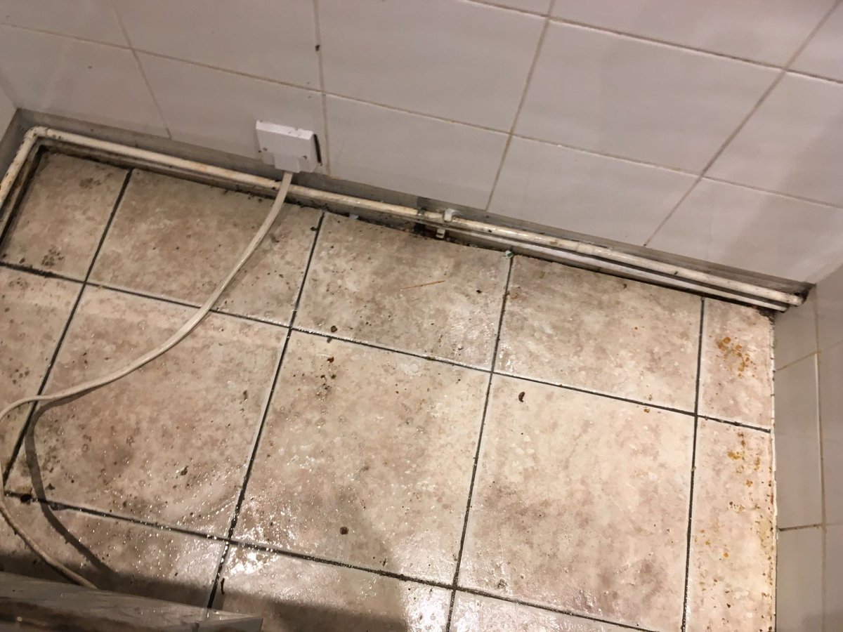 111cleaning's tweet photo. Don't worry, We can help! Call 0203 745 6661 to get behind your #cooker #oven #cleaned #endoftenancycleaning https://t.co/5jrxUMlLQM
