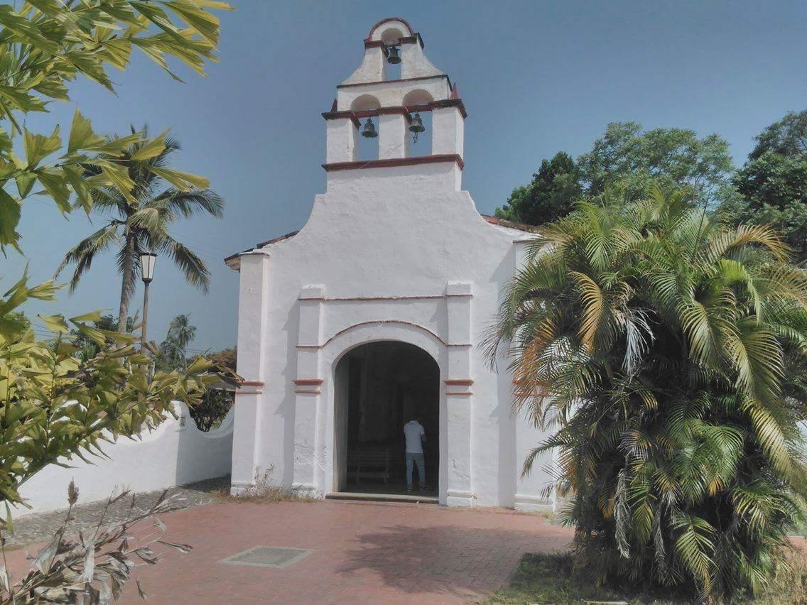 DefiGoFetch's tweet image. Première #église en #Amérique !  First #Church in #America  
#Antigua #defigofetch #kayak #aventuee