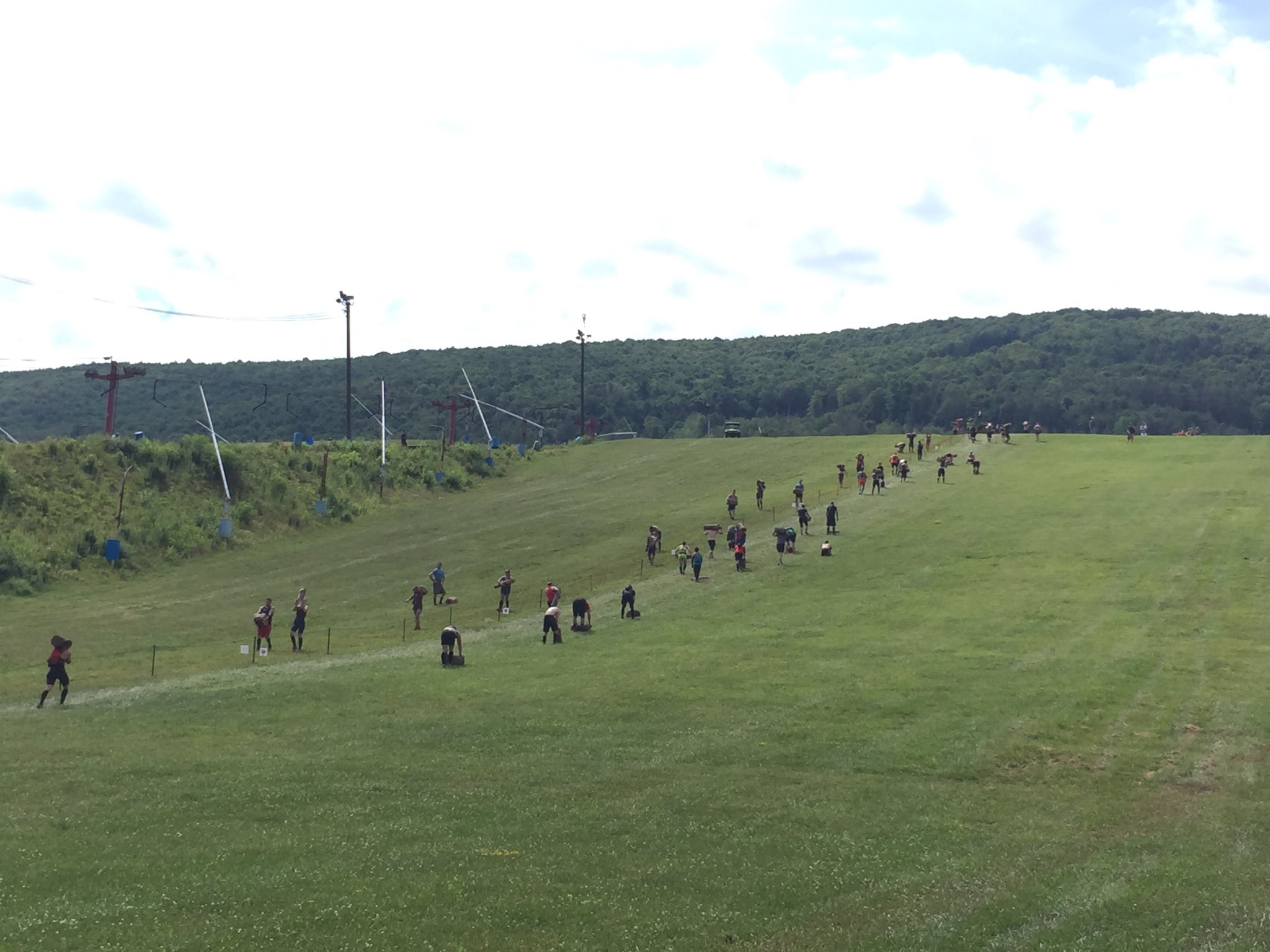 Spartan Race on Twitter "Spartans hike the rolling hills of Pennsylvania, carrying logs. 