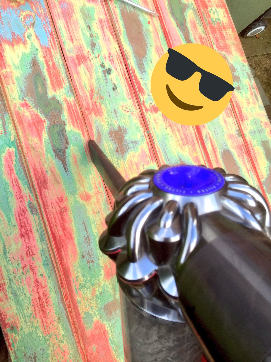 jaylloydtraynor's tweet photo. If you've got bits stuck in cracks, #dyson cordless is perfect to suck them out. #upcycled #upcycletips https://t.co/M3srgu2RwM