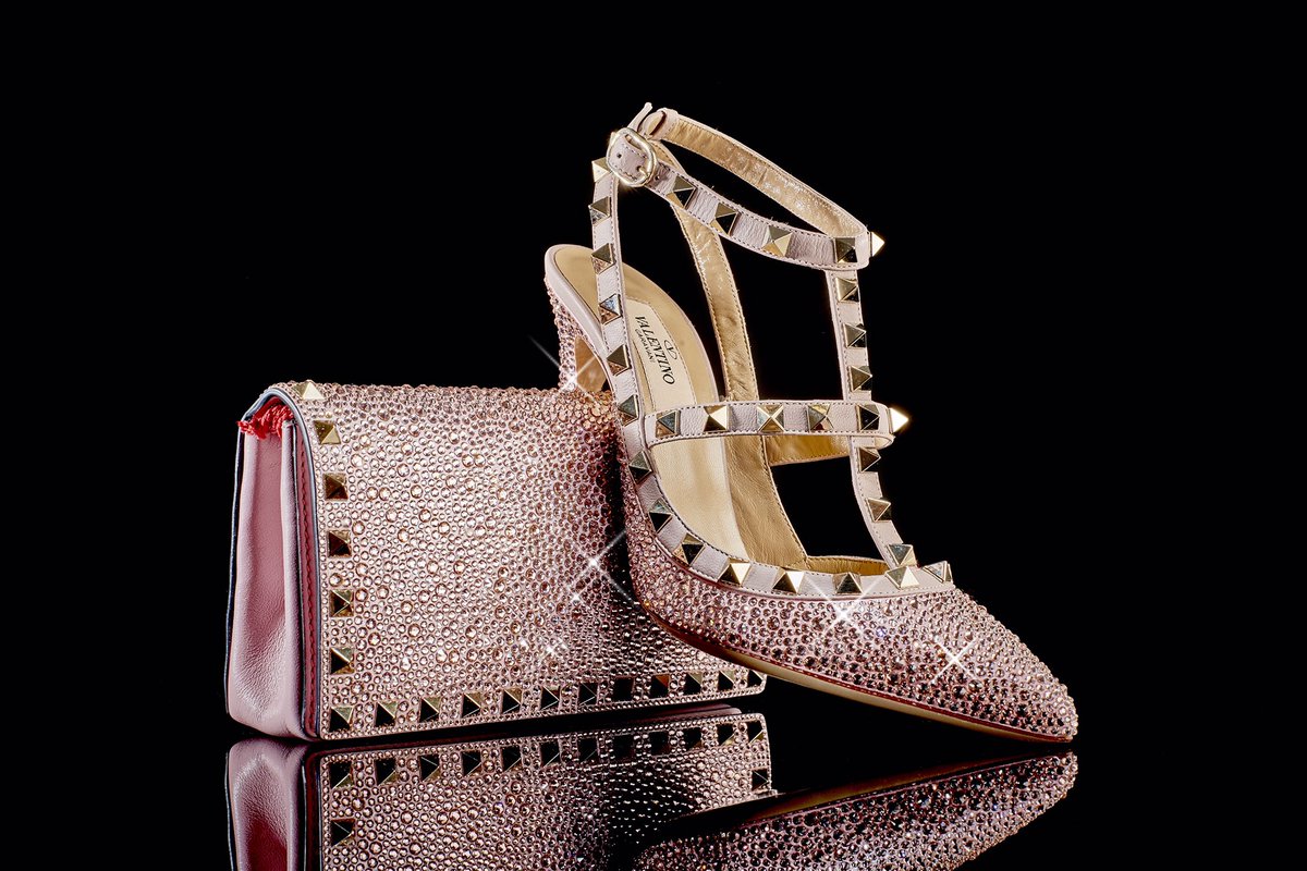 CMyCouture's tweet photo. Custom #VALENTINO couture using the finest @SwarovskiUK @swarovski Vintage Rose #Crystals 💗💎💗💎💗 https://t.co/EeQcP9IAGO