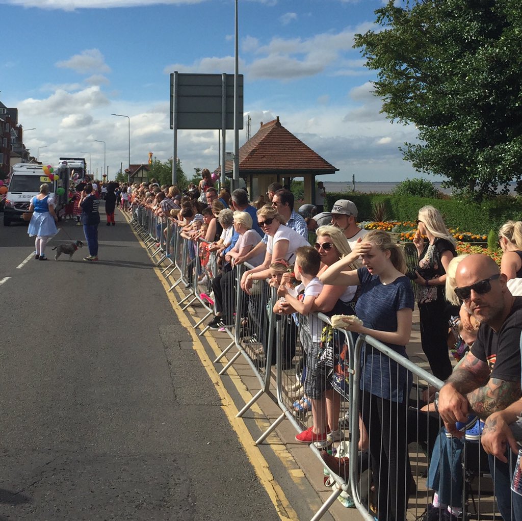 CleeCarnival's tweet photo. Such a great atmosphere at #CLEECARNIVAL2016 and a great turnout! So many people giving so much support! https://t.co/oRKlPVtA2u