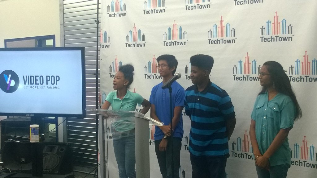 cordellcarterii's tweet photo. #VideoPop pitch by #FutureFounders #startup to fight #teenage boredom @gotechtown #Chattanooga https://t.co/K4XMLECjDA