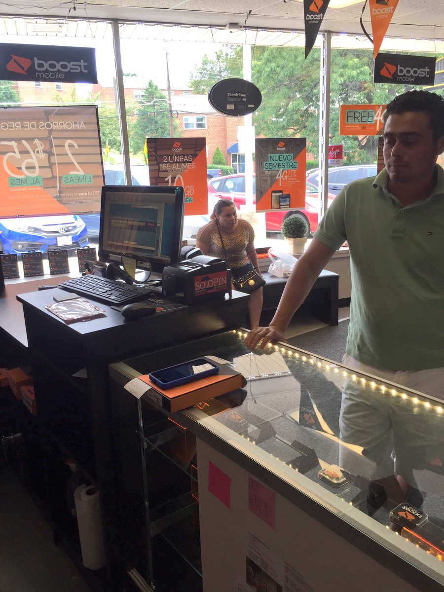 FallsChurch_BM's tweet photo. Kicking butt and making sales. You know, The #Phonesplus way. @shawnatspg @BillGSPG_DC @TomTVIP https://t.co/oLchXXqznq