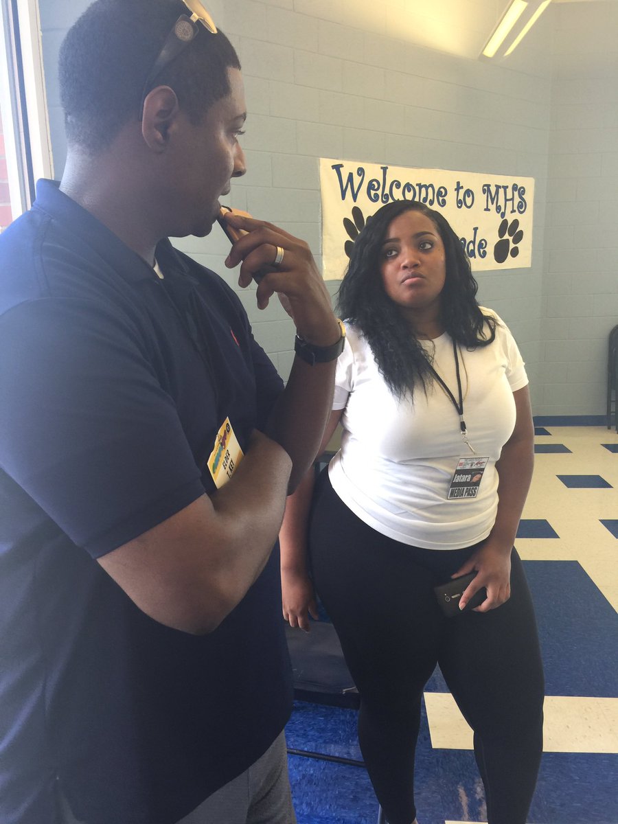 FreedomiROCK's tweet photo. @1057THEBEAT assisting with @FreedomiROCK mini camp. https://t.co/8Ws5p1Aju1