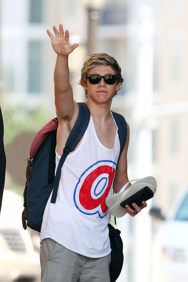 2012niallpics's tweet photo. June 26, 2012 - Arriving at the hotel in Atlanta https://t.co/fpOq02rYh5