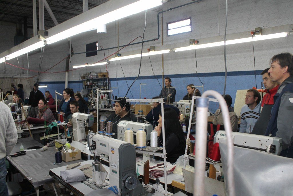 infolitica's tweet photo. Piden urgente freno a la importación de calzado que destruye el empleo en la Provincia
https://t.co/rTB9sdDai3 https://t.co/MSBV3KPEUw