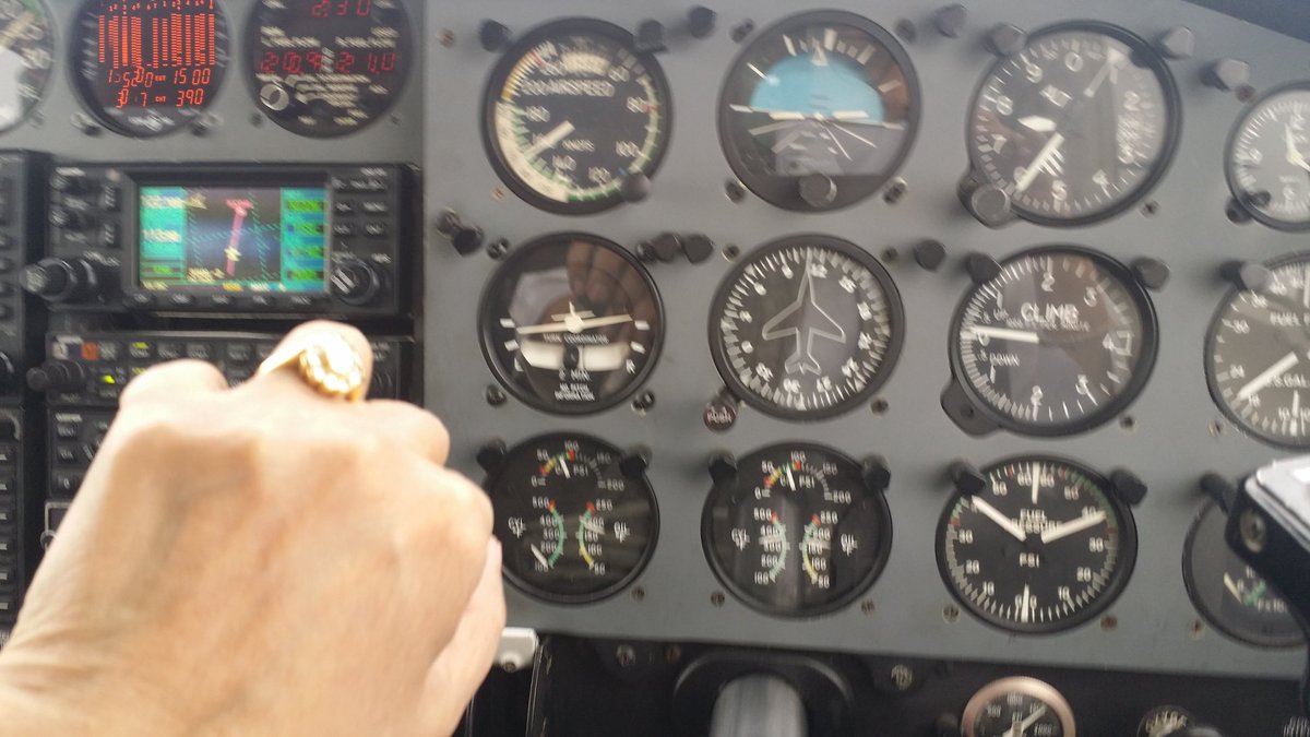 DaisyKhan's tweet image. So sad w whats going on in the streets, I&apos;m taking to the skies, so peacefu up here.Chk out pics in a #piperplane.