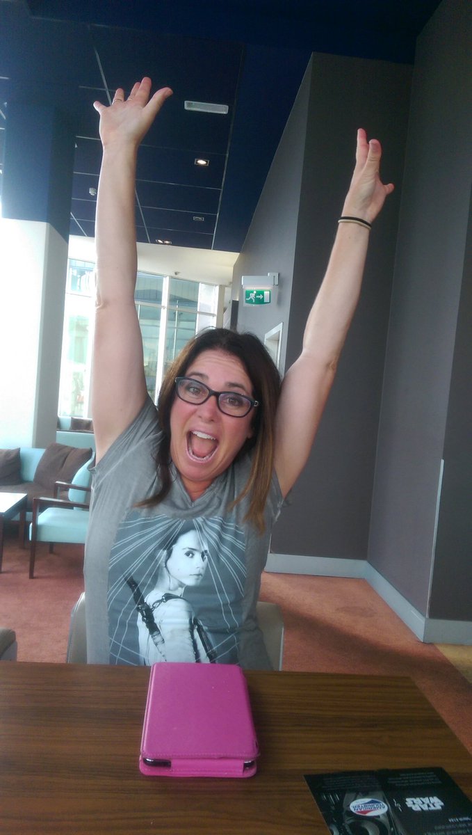 fangirlcantina's tweet image. This is me when Thrawn appeared #StarWarsRebels #SWCEPics #SWCE @dave_filoni #thisonesforErich @Tcann13 @Darth_Duff