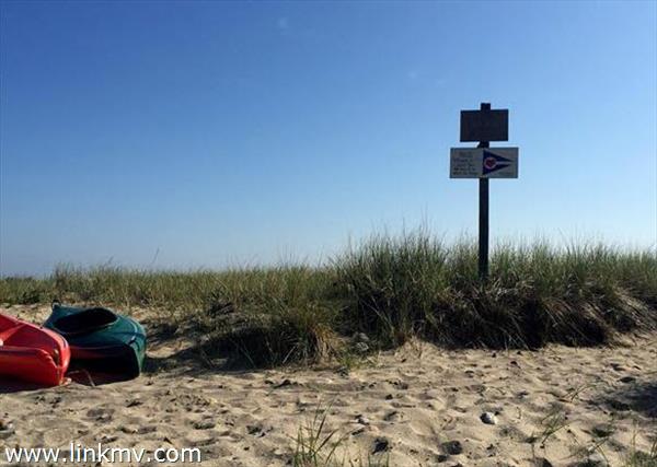 LiveMarthasVyrd's tweet photo. Price Reduced #WaterViewHome w/Association #beach &harbor #marthasvineyard 1.6 Acr $1.299M https://t.co/QXFIpEXbRK https://t.co/MCa1dwMG9L