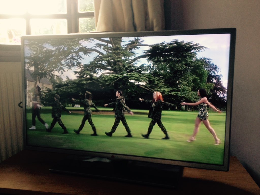 TobyCampion's tweet image. Saturday afternoon outside with the gals #SpiceGirls20 #spiceworld