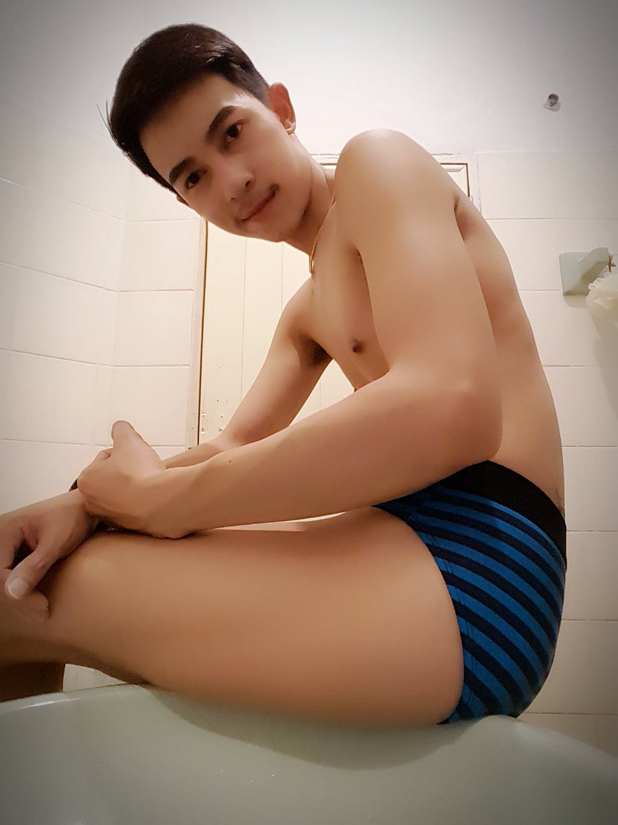 วันนี้อยู่ห้องคนเดียว ใครว่างๆมาเล่นซ่อนหากัน 5555