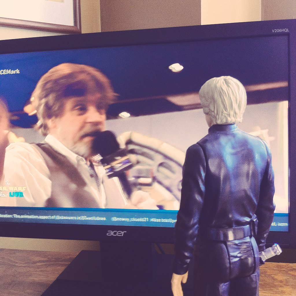 JuanAndresBazan's tweet photo. @HamillHimself Luke look Luke #SWCEMark https://t.co/qfmJtIHCc7