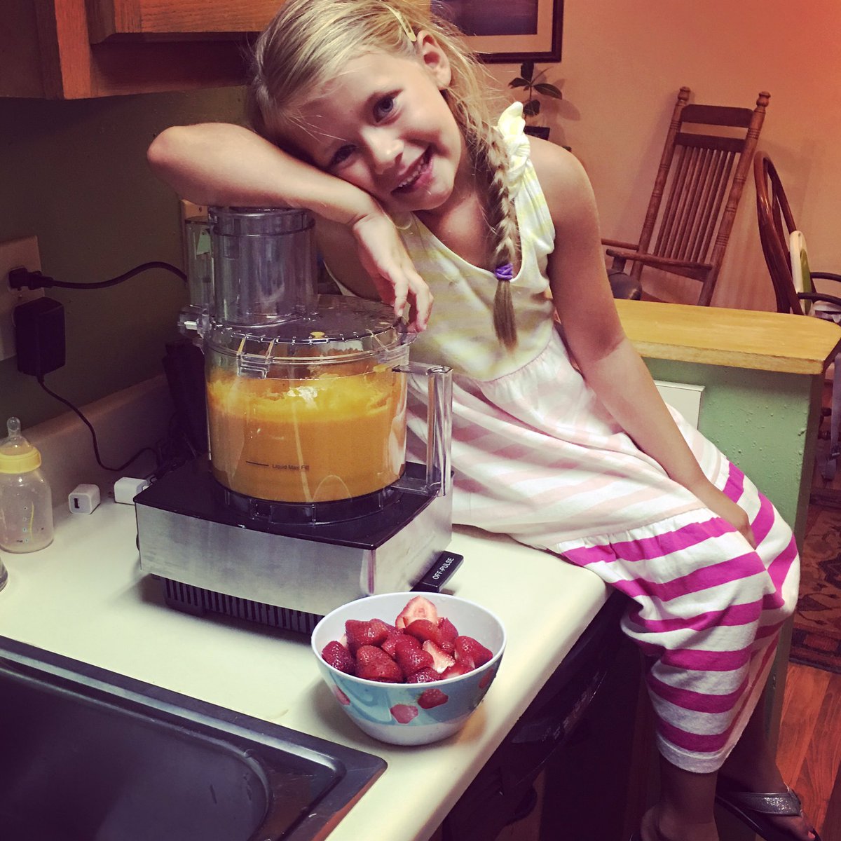 KindredofKY's tweet photo. Summer activity - 🎬 take 68, try a new summer recipe!🍓🍋🍥🍒 https://t.co/VMGWUEWbAq