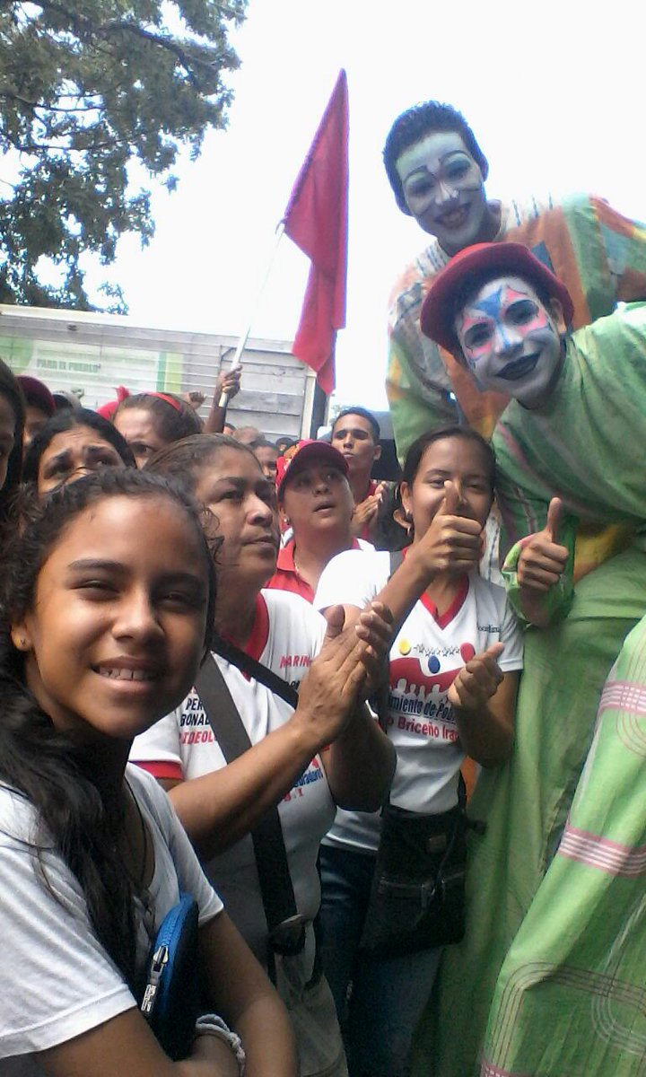 machado846's tweet photo. A pesar del incumplimiento de usted @TareckPSUV el @movimientombi @dcabellor sigue en pie de  lucha y leales siempre https://t.co/ppQljlTxTm