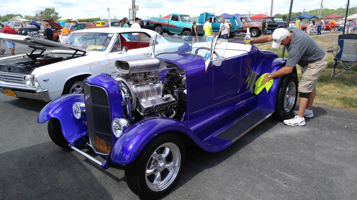 GoAutoGuard's tweet image. @GoAutoGuard great to see our Car Cruzers using AutoGuard QUICKWAX on their cars @syracusenats