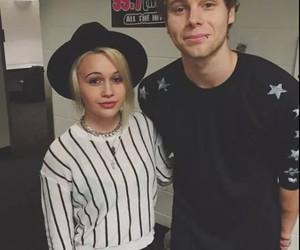 EmcmyFire's tweet image. Happy birthday to this boy who I had the honor of meeting on Ryan SeaCrest hope it's a great day for you Luke