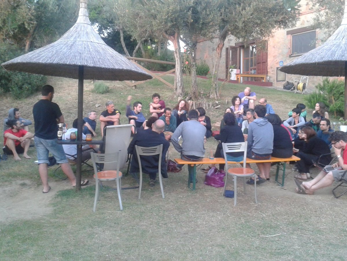 rivistazapruder's tweet photo. Assemblea serale al #SIMposio2016 prima di chiudere la giornata #storia #conflitto #socialconflict https://t.co/3ZrVwXjsKr