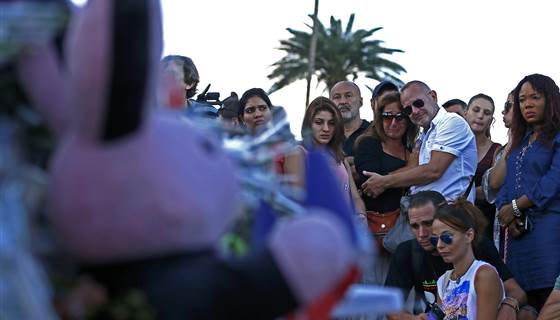 CassVinograd's tweet photo. A young boy is lying in a coma in #Nice, identity still unknown https://t.co/hNfK1vsQzY #NiceAttack https://t.co/aJVWBXYtVy