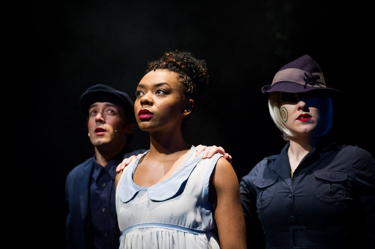 maramcewin's tweet photo. Hey @Treehouseshaker hope you have a great show today @Earlville #underthetangle @EmilyBunning1 #Arts #TYA https://t.co/S6ZlBtpxHf
