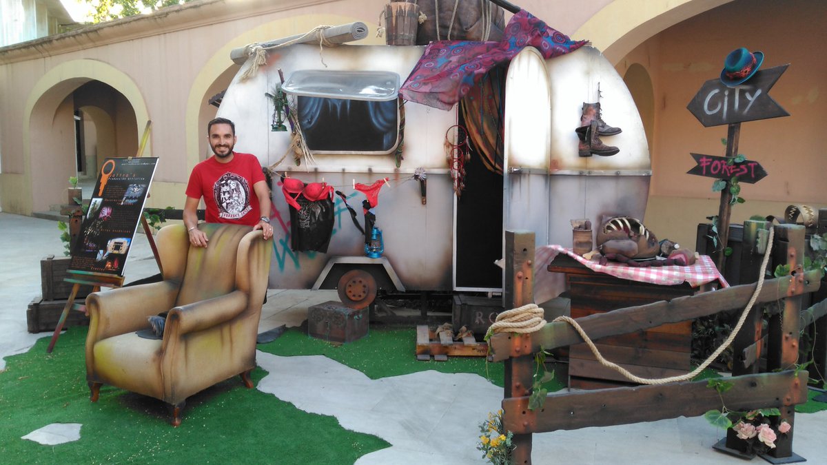 AleNavasSou's tweet photo. Encontrarte en #Artecar esto... #LosMalosdelCuento https://t.co/GtX4pwAk5C