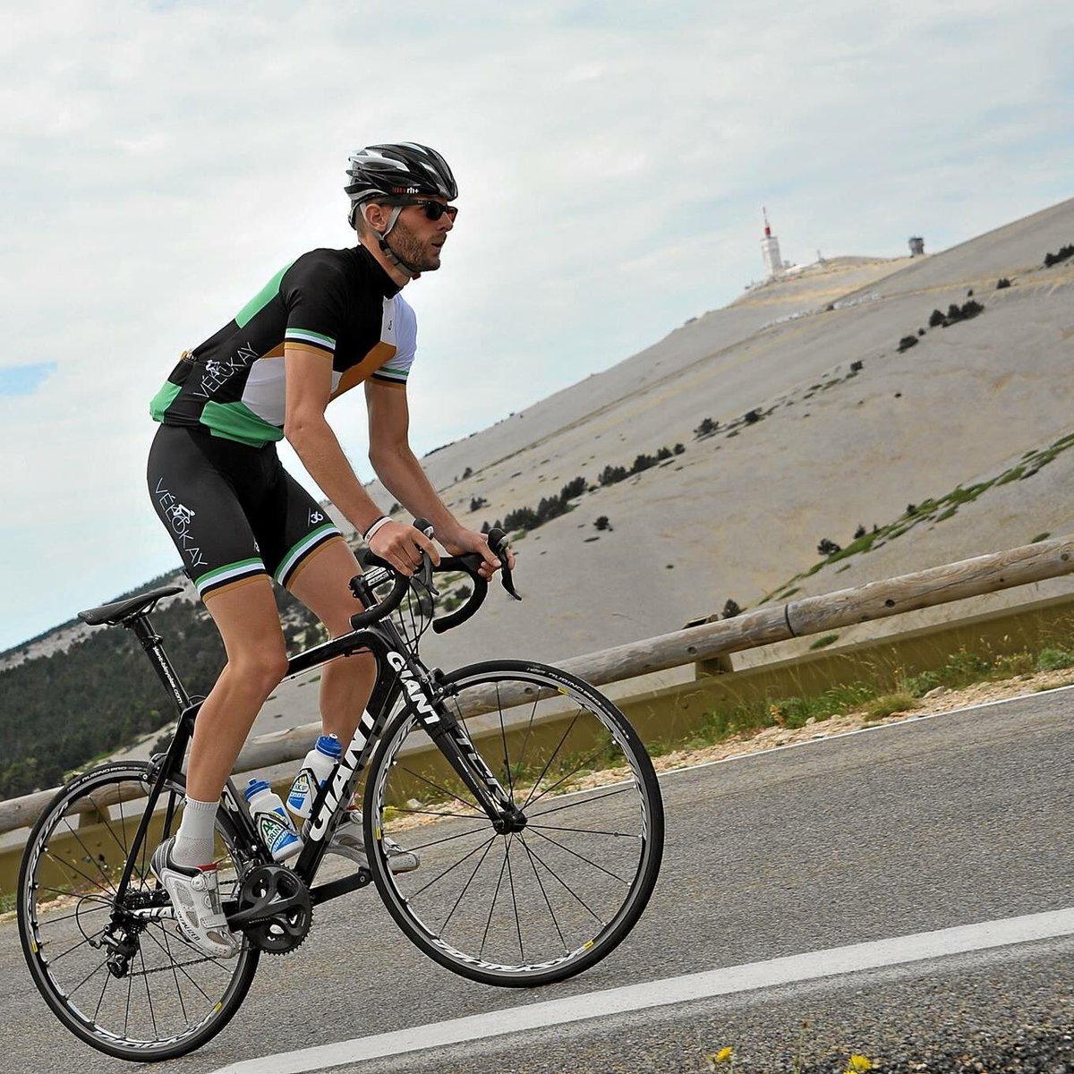 Blijven trainen is het devies! We starten zondag om 13:30 bij het Paviljoen de Posbank!

Fiets je mee? #bike4brains