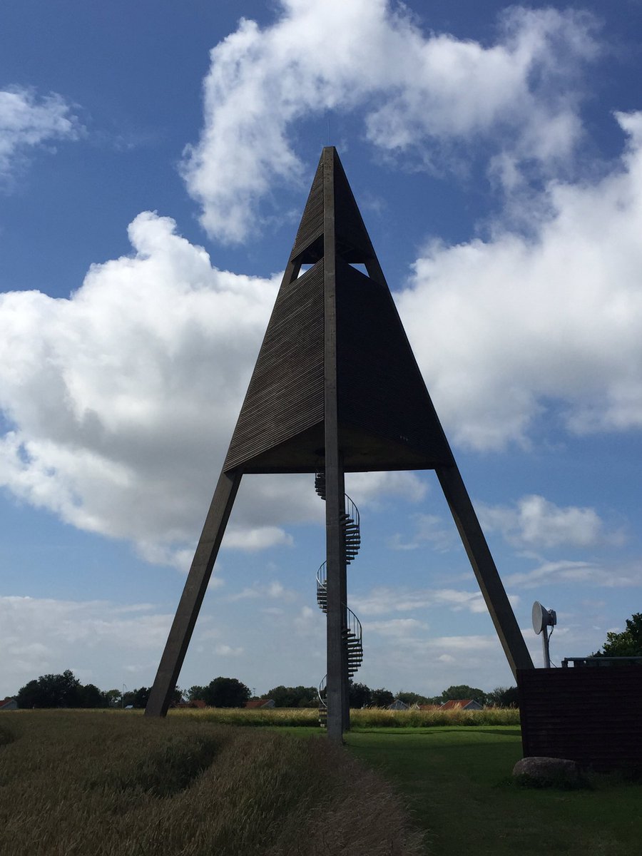 AlexMo2021's tweet photo. Härlig arkitektur i sin enkelhet🇩🇰Jörn Utzons vackra vattentorn i Svaneke, Bornholm https://t.co/XkPTSByap0