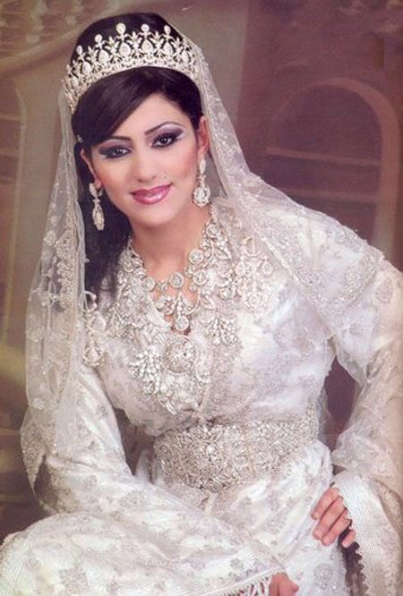 maghrebiavoice's tweet photo. العروسة المغربية ليلة زفافها💅انامغربية لاشفت ضيم الناس في كل البرية اسجد لربي اني مغربية #القفطان_المغربي #المغرب🇲🇦 https://t.co/Xvik0blzNZ