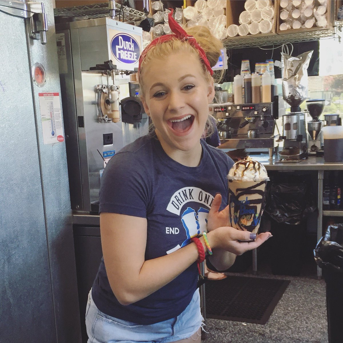 dutchbrosnapa's tweet photo. What do ZΓΆe and this freeze have in common? They're both looking picture perfect!β€οΈ
#pictureperfectfreeze https://t.co/1QVhH7Vp7V