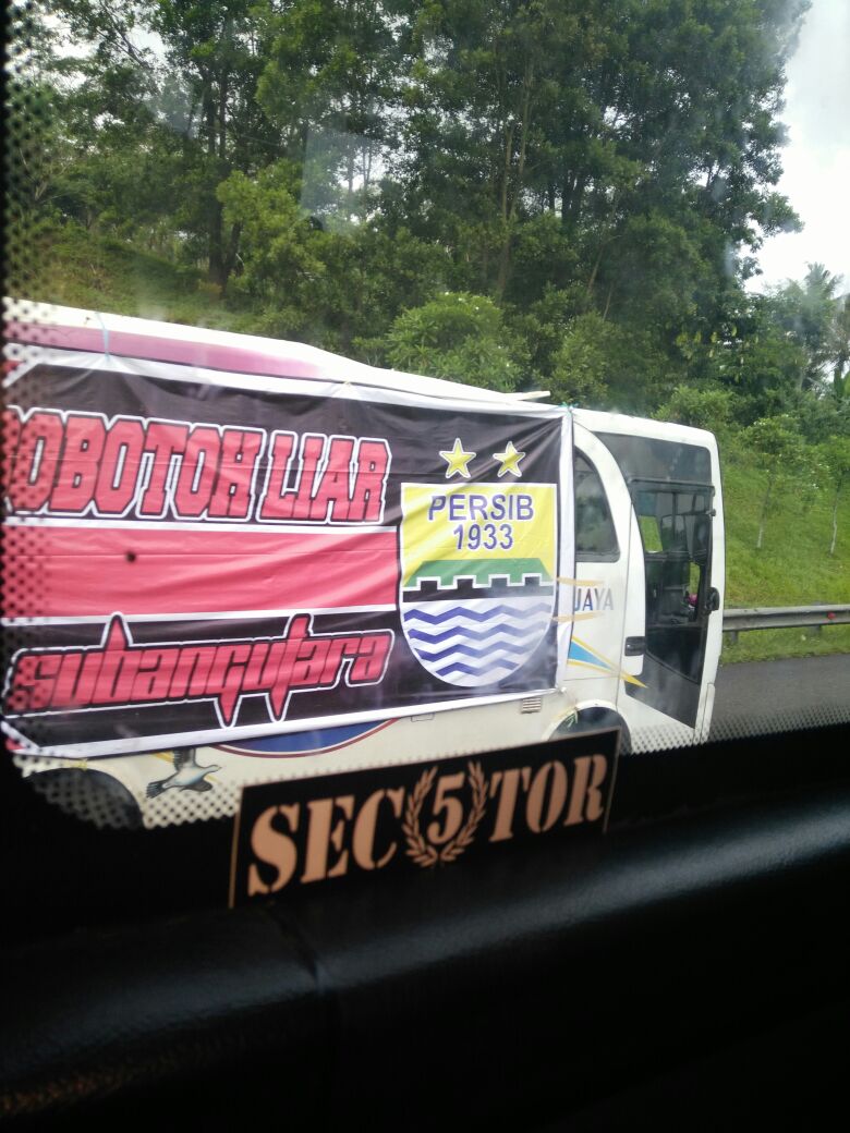 Ultras_Sector5's tweet photo. Dont worry cu*t https://t.co/RxGVyI2YGG
