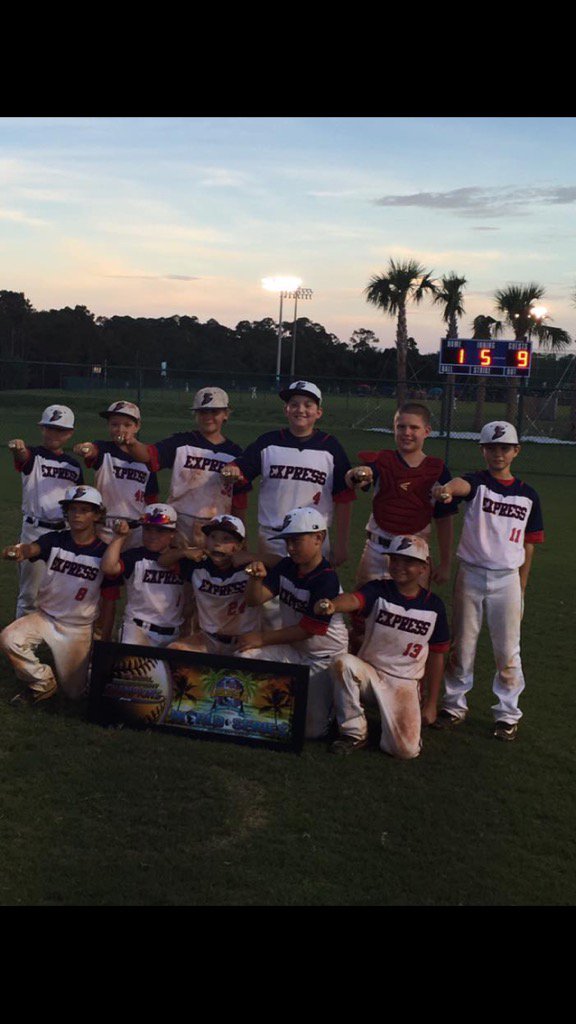 Arkansas EXPRESS tweet media